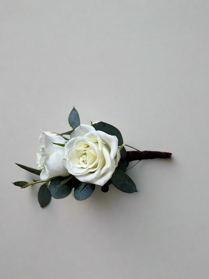 White Spray Rose Boutonnière