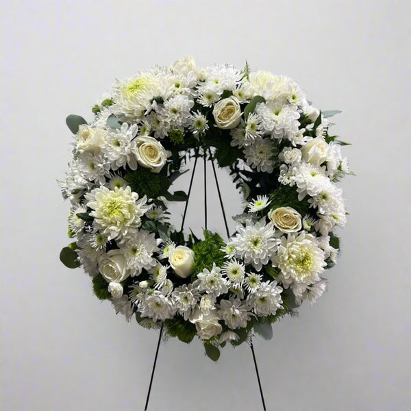 White Funeral Wreath – Frans Flowers